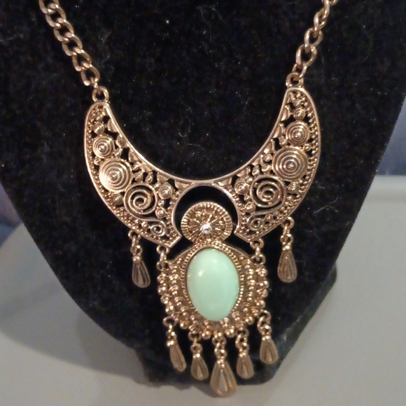 Must bundle Gold mint boho necklace - Picture 3 of 3